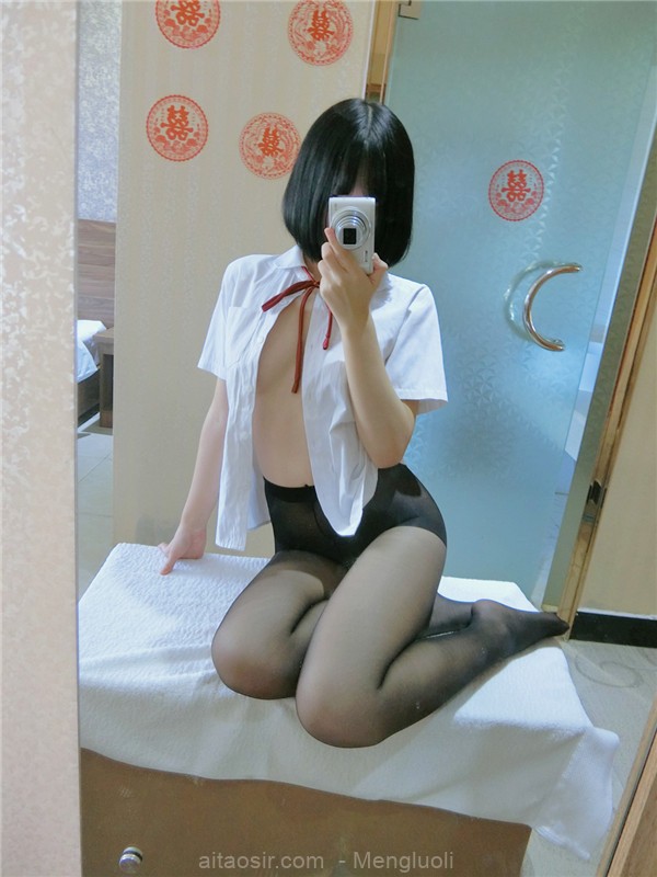 【粉嫩推荐】一只肉酱阿之黑丝制服（45P/4V/122MB） COSPLAY-第5张