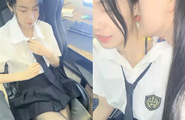 极品美少女网吧包厢激战▌泽美 ▌超正点闺蜜色气黑丝JK少女制服 身材超顶轮流按在键盘上日